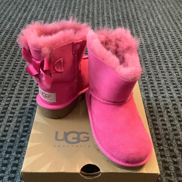 Ugg Uggs Bailey bow toddler girls cerise hot pink fuchsia boots 8 - Picture 1 of 7